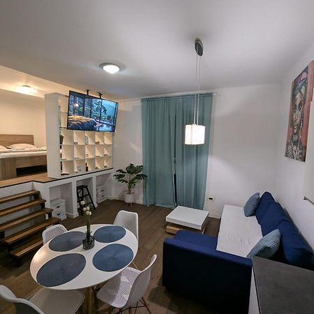 Fantabulous Downtown Abode W King Bed, 65" Tv, Washer And Tumble Dryer 萨格勒布 外观 照片