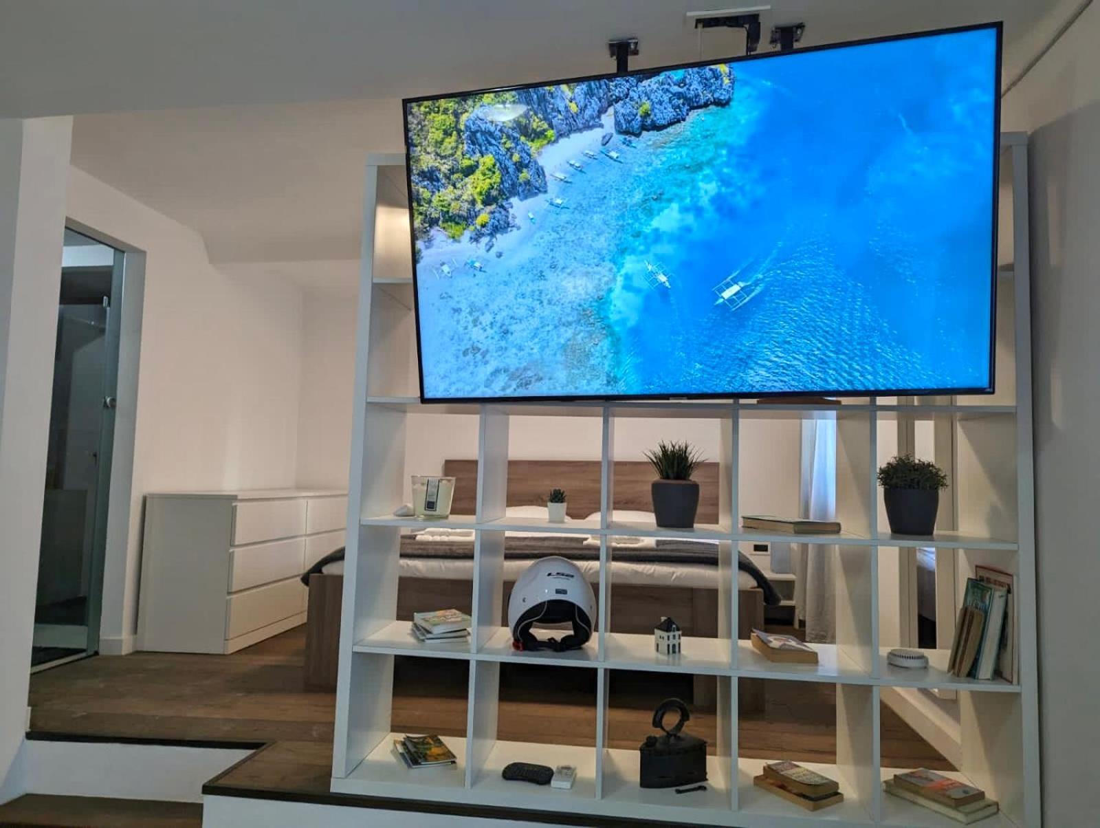 Fantabulous Downtown Abode W King Bed, 65" Tv, Washer And Tumble Dryer 萨格勒布 外观 照片